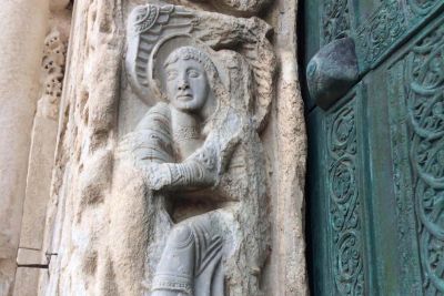 Apulië. Tussen romaanse verstilling en barokke uitbundigheid