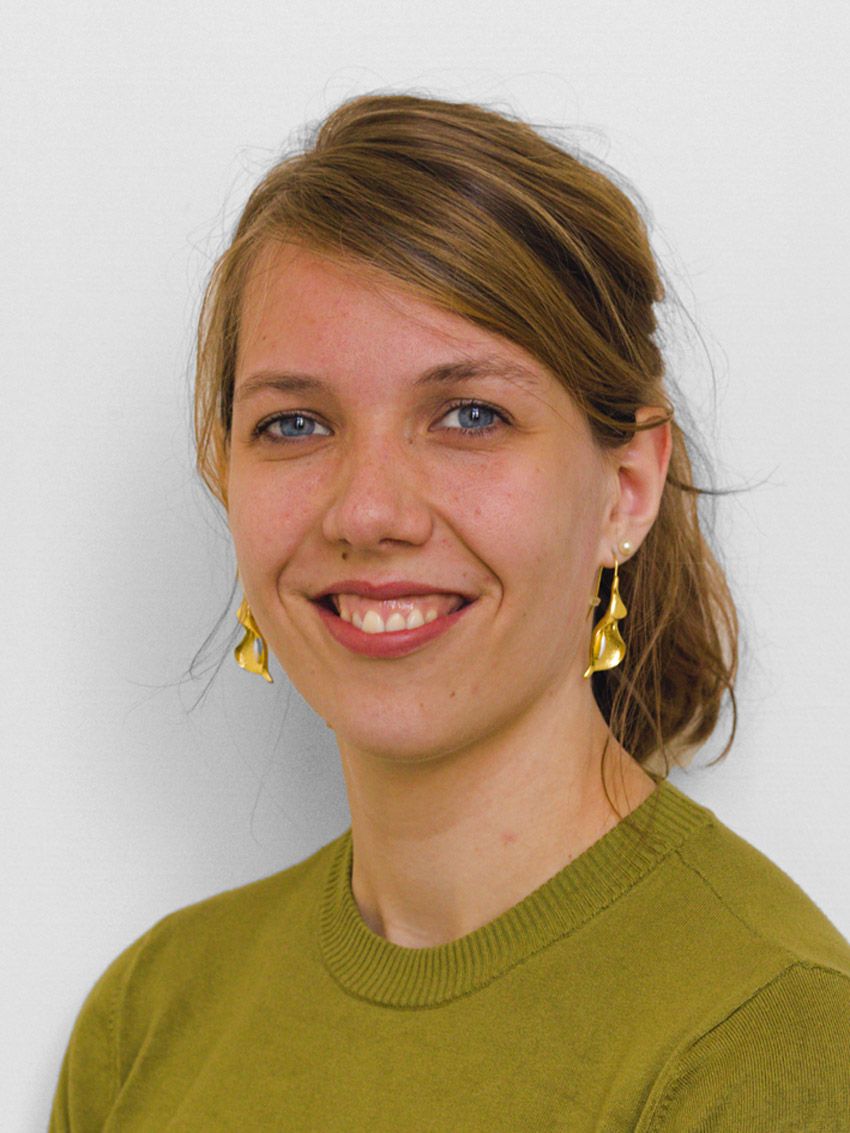 Laura van den Broek MA