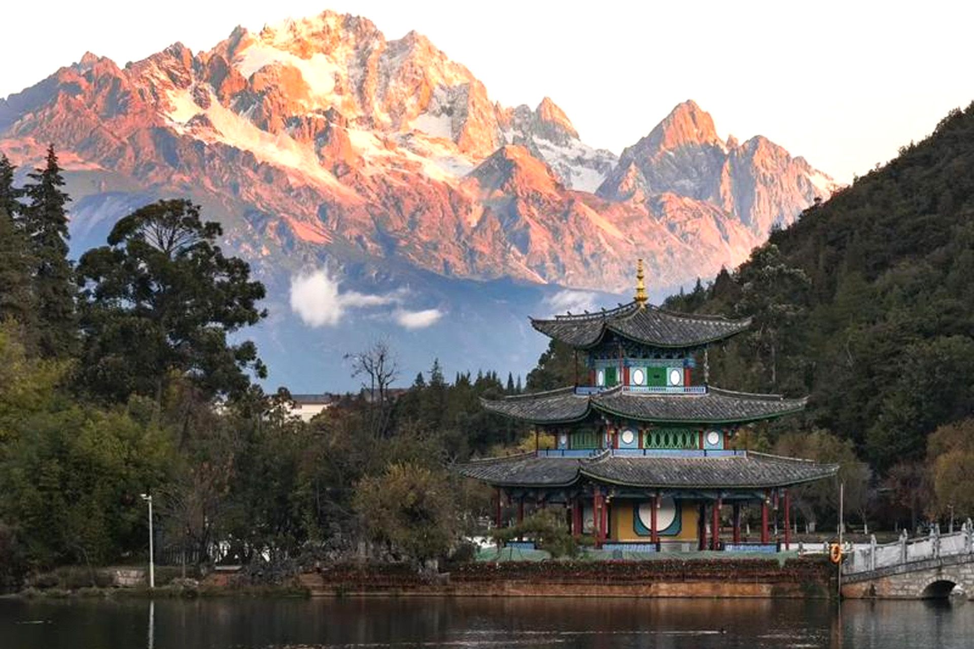 Zuidwest-China. Stammen en tradities